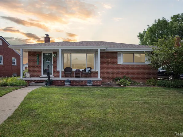 6525 Elizabeth St, Garden City, MI 48135