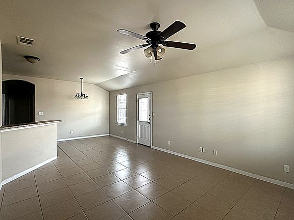 5th image of 1304 Cavalry Ln APT B