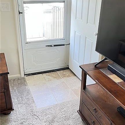 4th image of 6108 Rosebury Dr