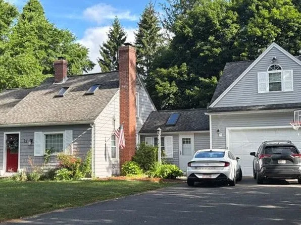 23 Hunting Ln, Wilbraham, MA 01095