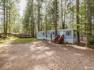 20 NE Lake Place, Tahuya, WA