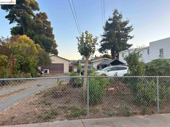 2900 Clinton Ave, Richmond, CA 94804