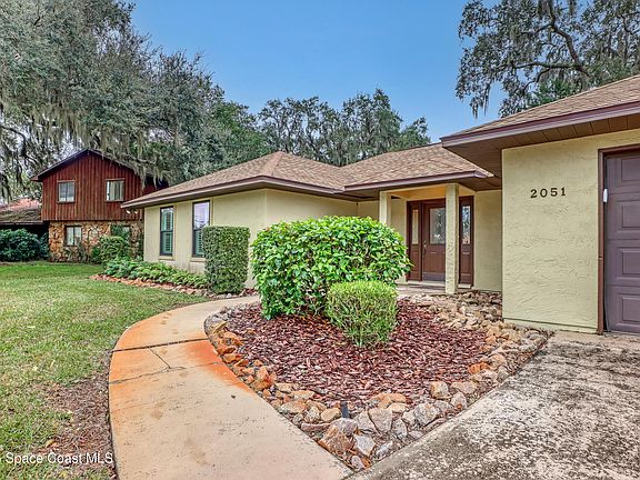 4th image of 2051 Chester Ct