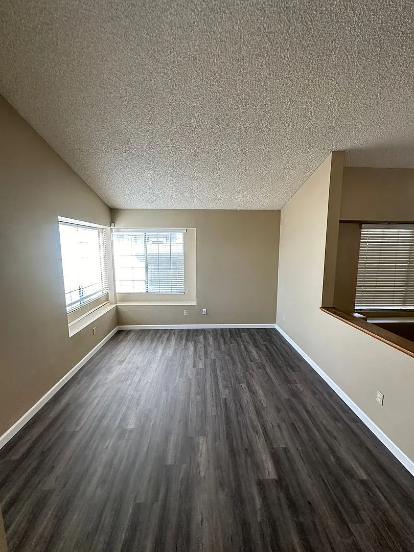 Charming 3-Bedroom Home in Southwest Bakersfield — Photo 3