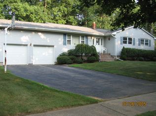 30 Kentwood Rd, Succasunna, NJ 07876