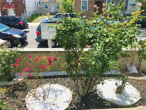 3rd image of 320 Newman Ave