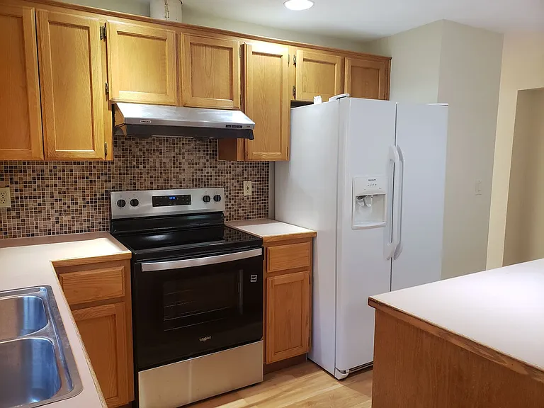 212 NE 175th Ave — Photo 13