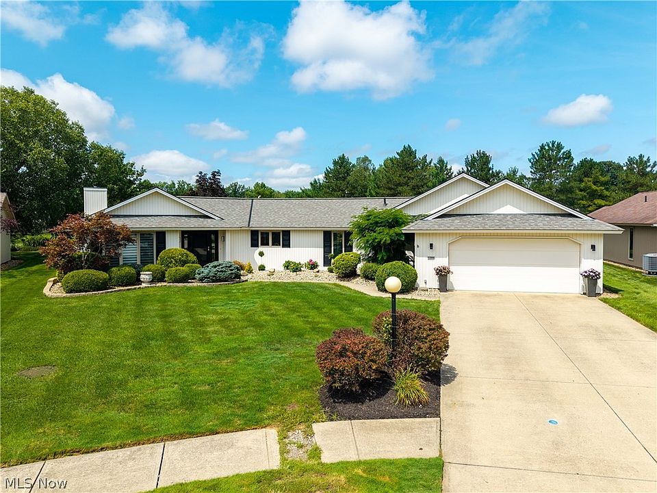 1st image of 33008 Woodhaven Cir