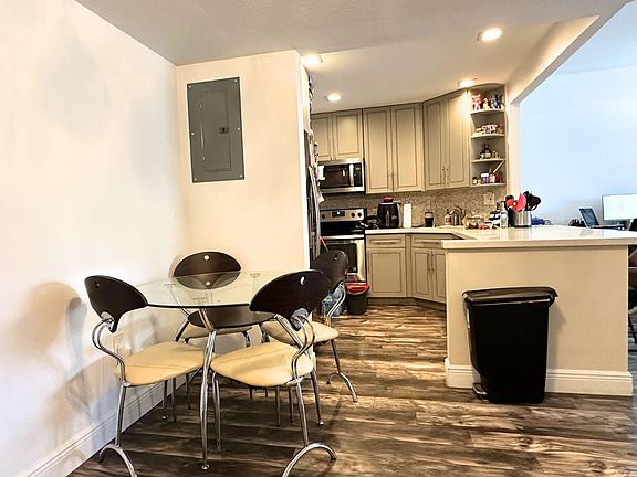 5th image of 50 SW 3rd Avenue #3020