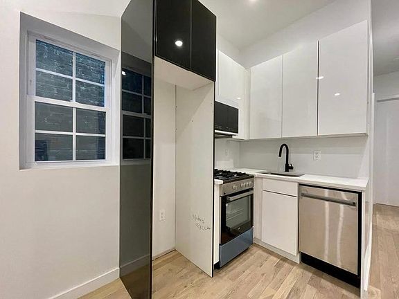 4th image of 79 Stuyvesant Ave APT 1L
