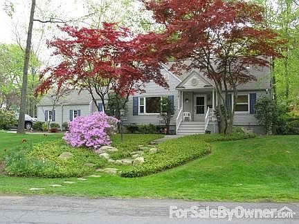 1st image of 6 Willow Dr