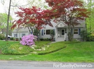 6 Willow Dr, Suffern, NY 10901