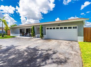 730 NW 89th Ave, Pembroke Pines, FL 33024