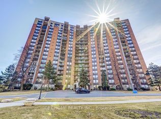 50 Mississauga Valley Blvd #916, Mississauga, ON L5A 3S2