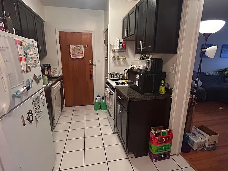 5425-33 W Martin Dr — Photo 11