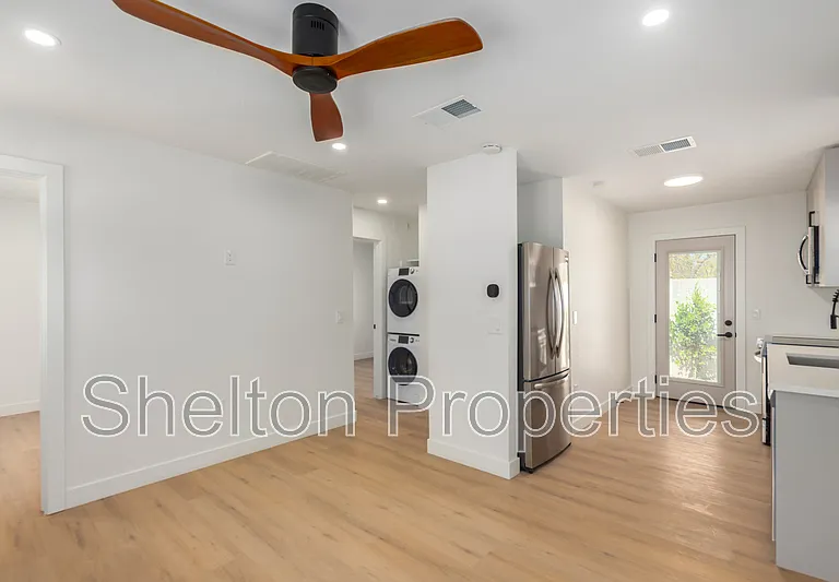 616 N 10th Ave #H — Photo 5