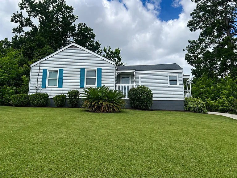 2933 Hummingbird Ln — Photo 1