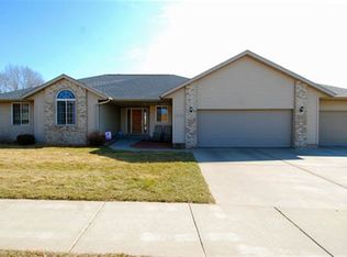 2140 Sunset Dr, Reedsburg, WI 53959