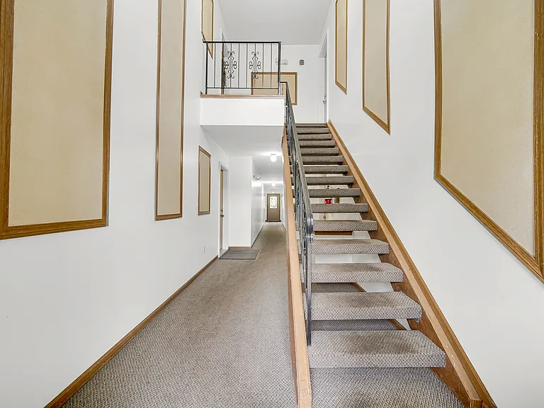 1548 Autumn Dr — Photo 3