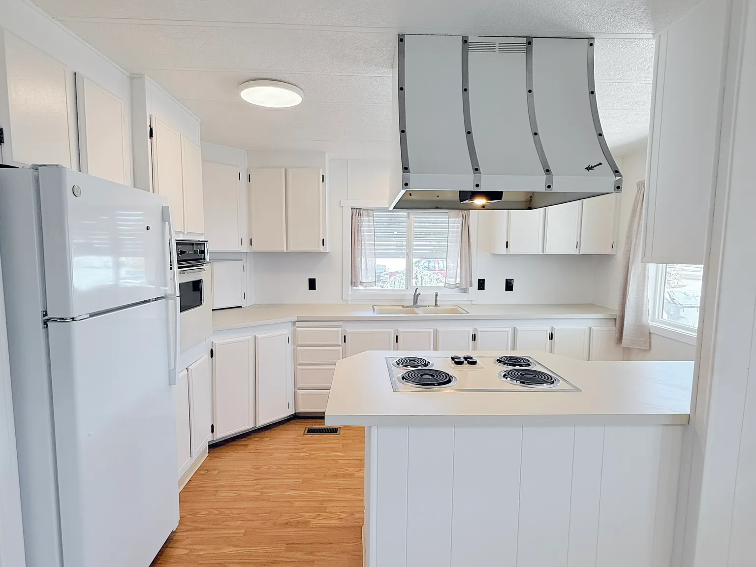2 bed, 938 sqft, $2,000 — Photo 3