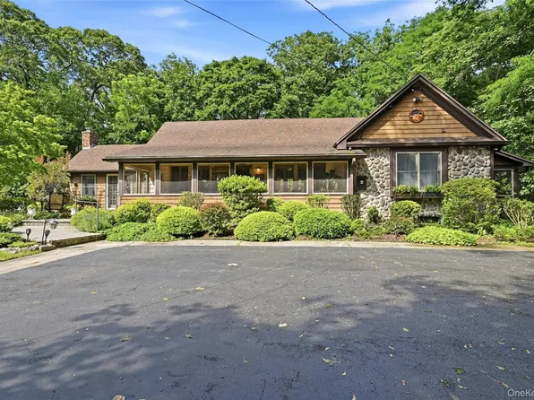 2064 N Country Road, Wading River, NY 11792