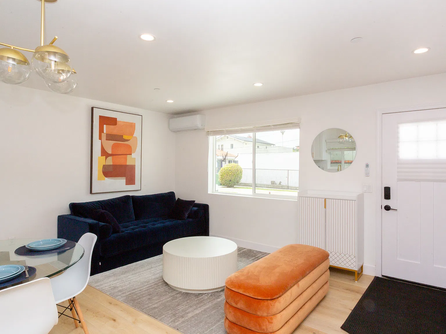 2619 W Norwood Pl — Photo 1
