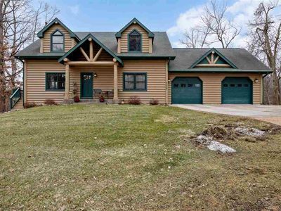 2228 Hendershot Rd NE, North Liberty, IA, 52317