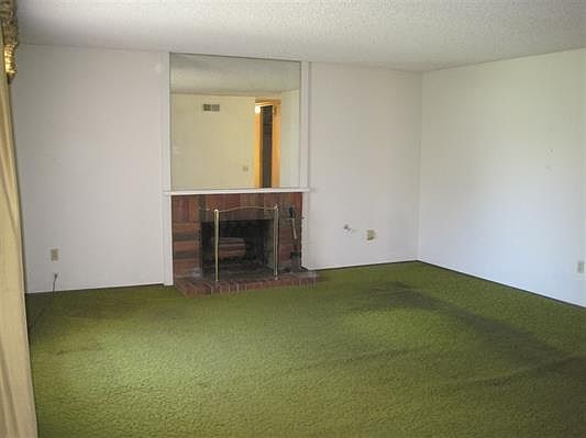 2nd image of 4547 Leathers St