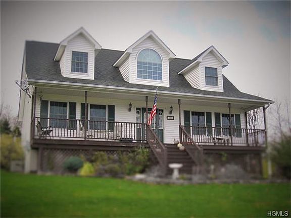 2nd image of 100 Charlotte Ln
