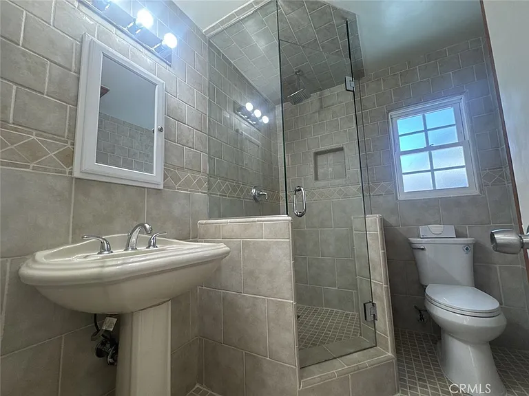 7245 Wish Ave — Photo 13