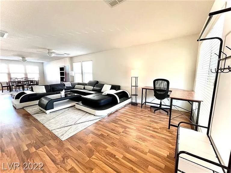 3410 Antique Rose Dr — Photo 2