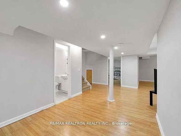 28 Hartwell Way — Photo 17