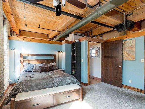 5th image of 1818 N Water St Unit 308