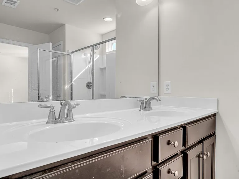 1034 Livingstone Ln — Photo 20