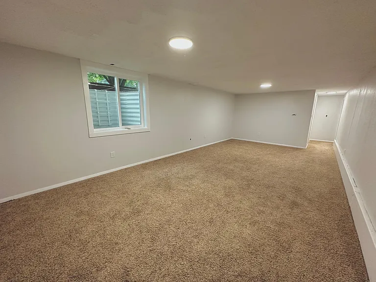 1180 Terry St — Photo 10