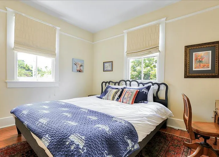 Upstairs rear bedroom