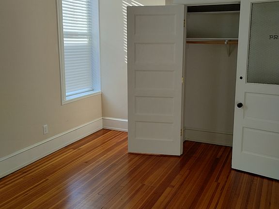 3rd image of 205 E Walnut St #D