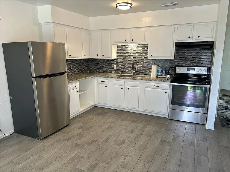 6851 Chasewood Dr — Photo 3
