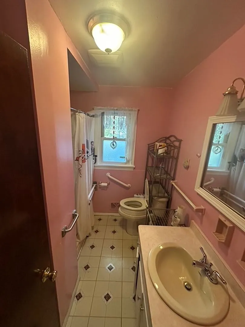 Move-in Ready Single Family Home For Rent - 254 Ernst Street, Rochester — Photo 3