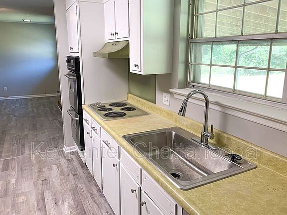 5th image of 4005 Creekwood Terrace Ln