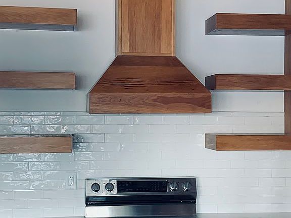 5th image of 304 Colonial Blvd #6