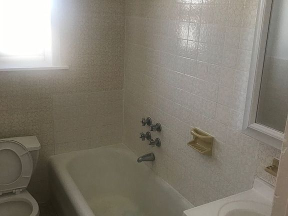 4th image of 39-02 155th St #67