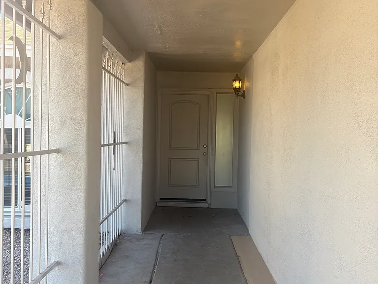 7137 W Colter St — Photo 4