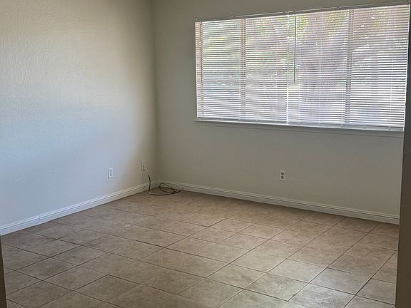 4th image of 4662 N Woodson Ave