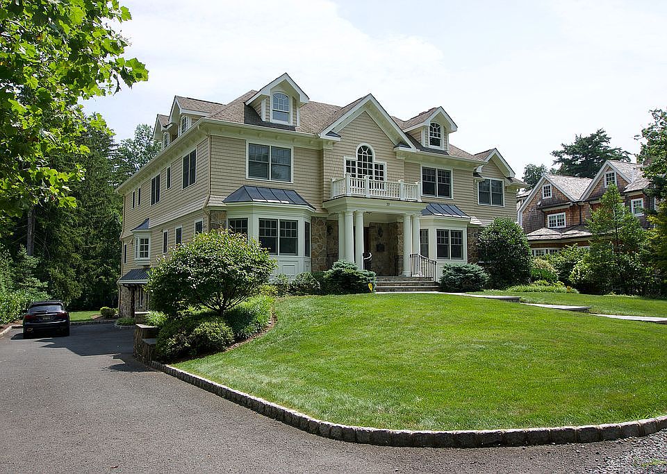 1st image of 32 Lake Shore Dr