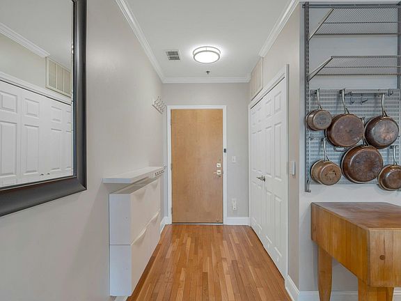 5th image of 725 Jefferson St APT 37
