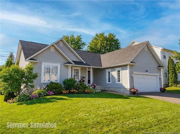 29 Poets Ln, Fredericton, NB E3B 9P8
