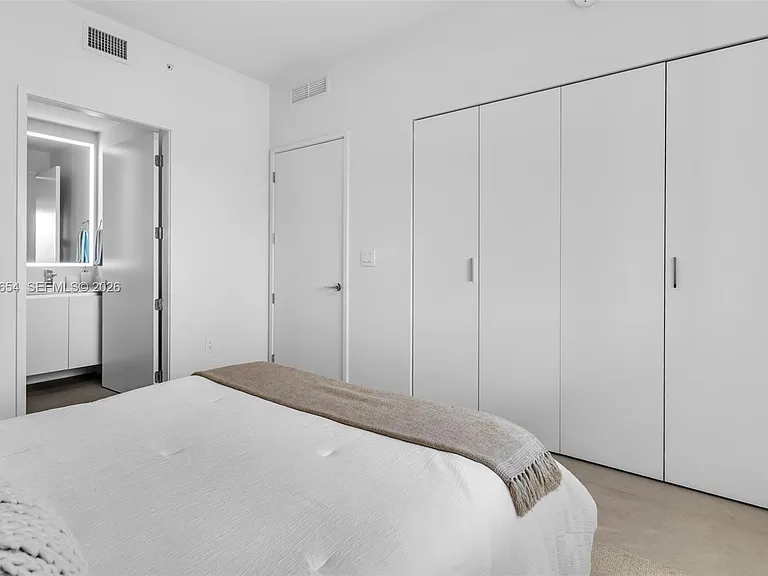 700 NE 24th St #1203 — Photo 26