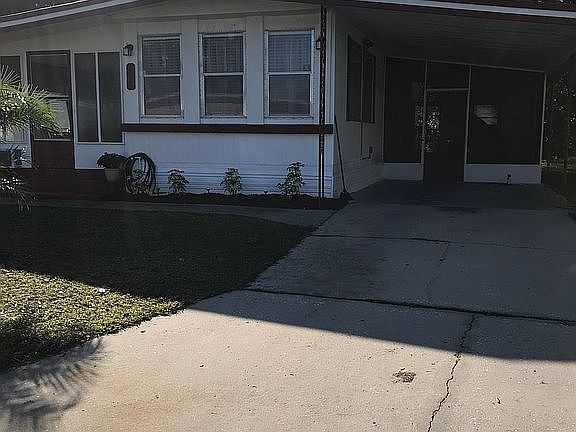 3rd image of 2625 Holly Pl