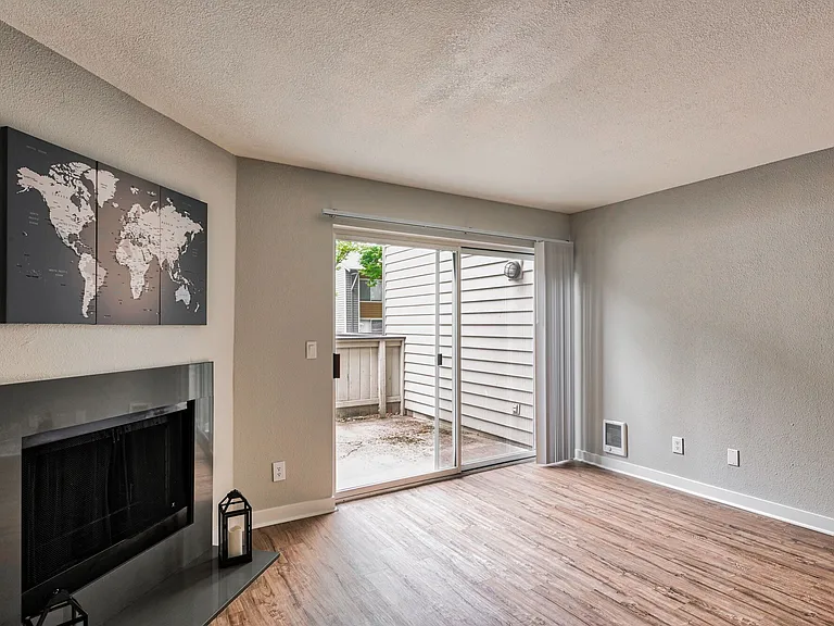 Sterling Pointe — Photo 24